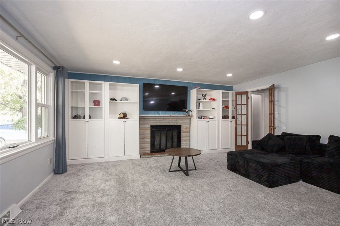 537 Randall Road Elyria OH 44035