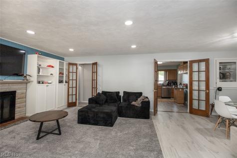 537 Randall Road Elyria OH 44035
