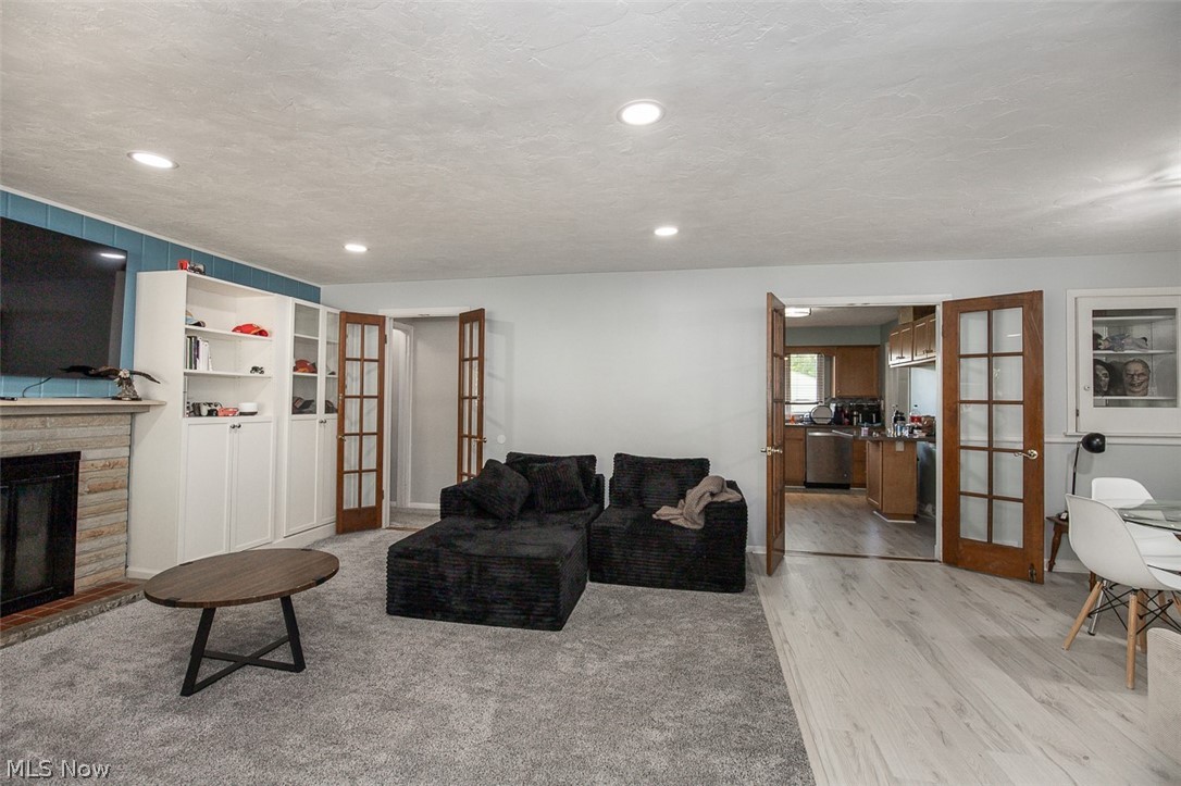 537 Randall Road Elyria OH 44035
