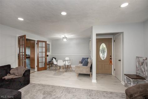 537 Randall Road Elyria OH 44035