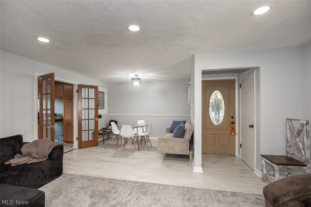 537 Randall Road Elyria OH 44035