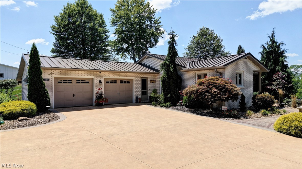 4508 Schneiders Crossing Road NW Dover OH 44622