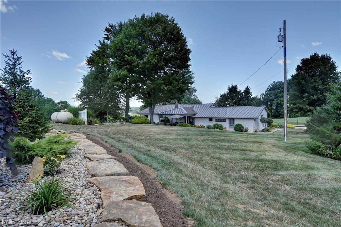 4508 Schneiders Crossing Road NW Dover OH 44622
