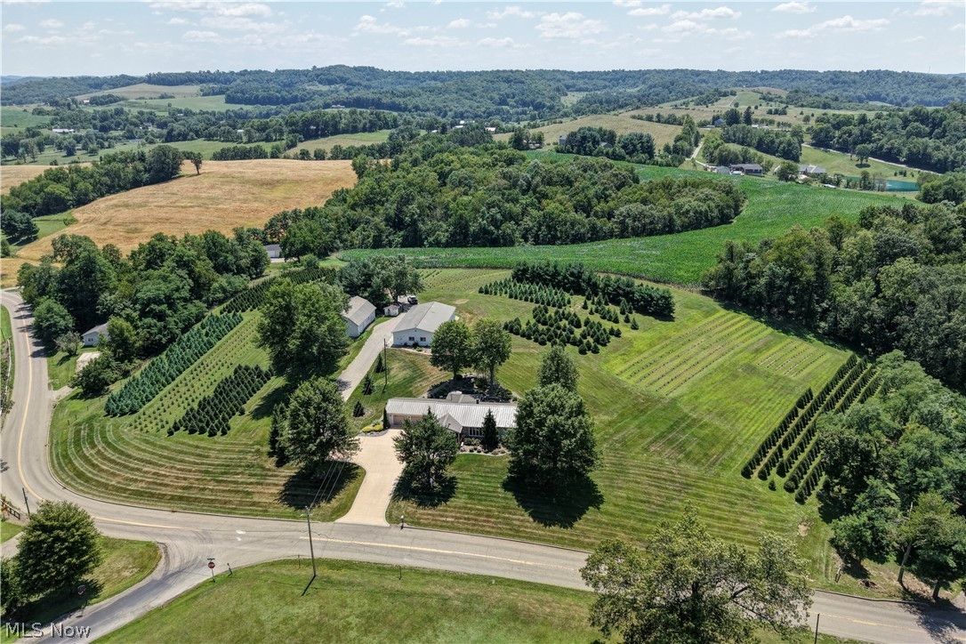 4508 Schneiders Crossing Road NW Dover OH 44622