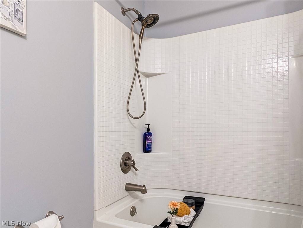 1210 Tumbleweed Street NE Uniontown OH 44685