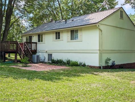 1210 Tumbleweed Street NE Uniontown OH 44685