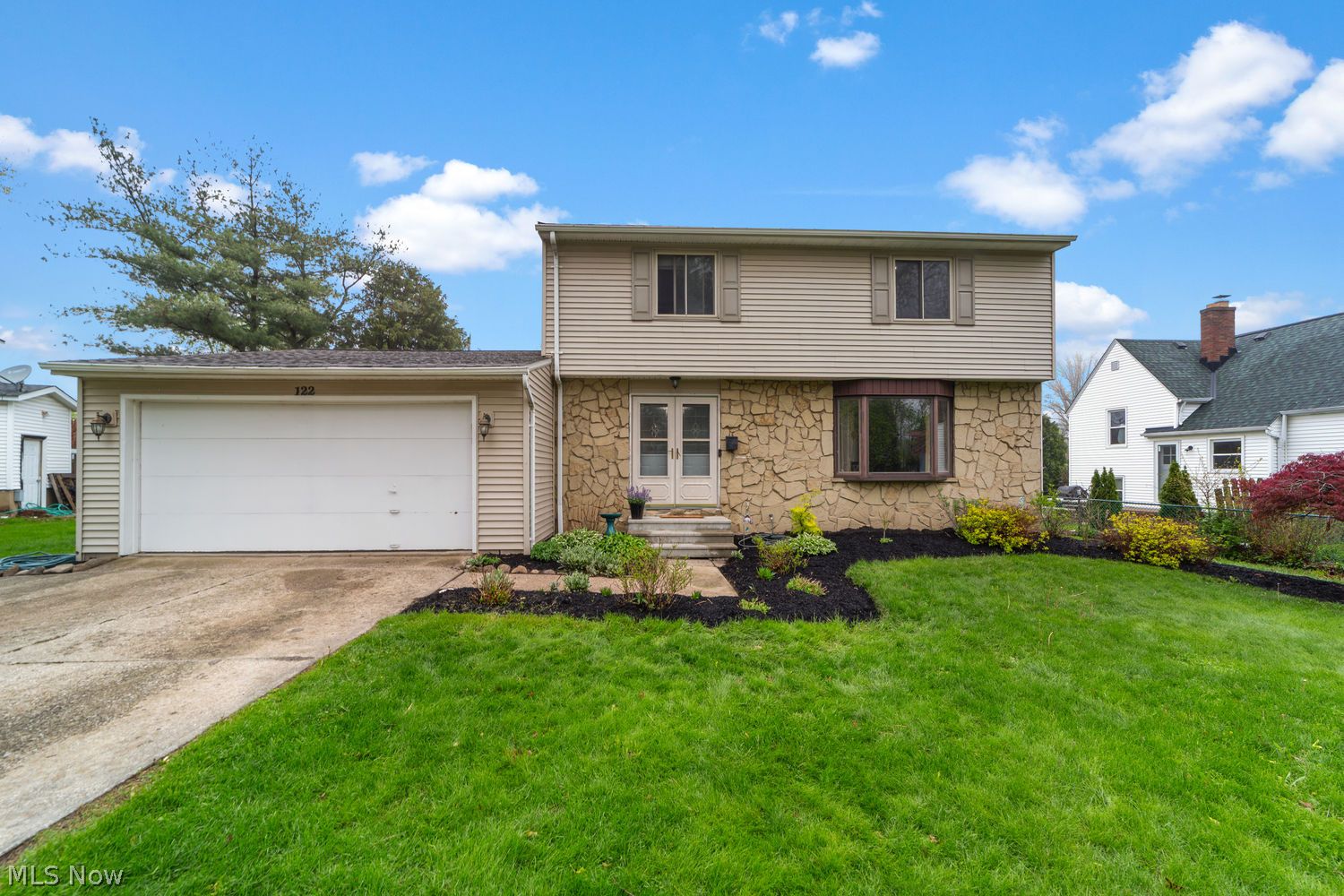 Avon Lake OH, 122 Lakeview Drive