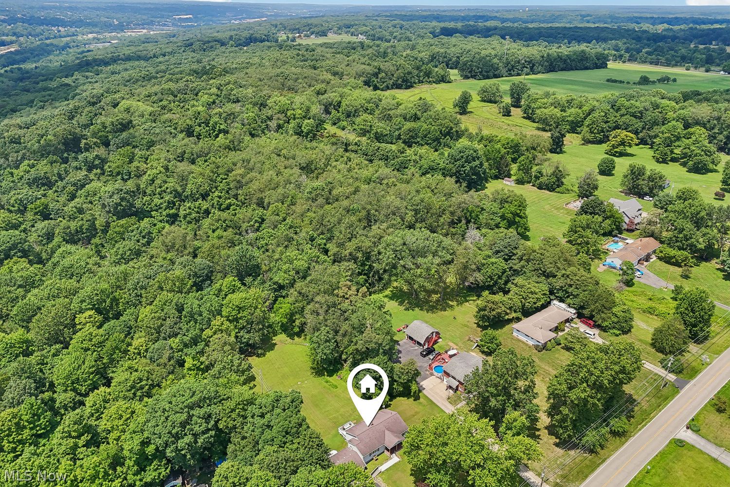 2572 S Hubbard Road Lowellville OH 44436