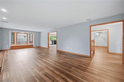 908 Sand Lot Circle Louisville OH 44641