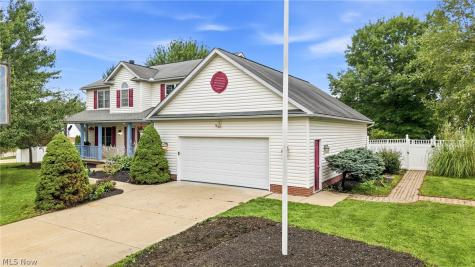 908 Sand Lot Circle Louisville OH 44641