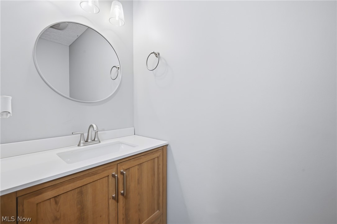 908 Sand Lot Circle Louisville OH 44641