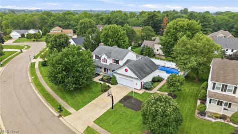 908 Sand Lot Circle Louisville OH 44641