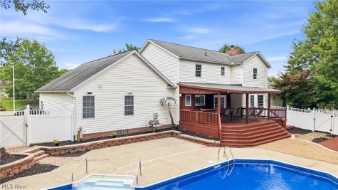 908 Sand Lot Circle Louisville OH 44641