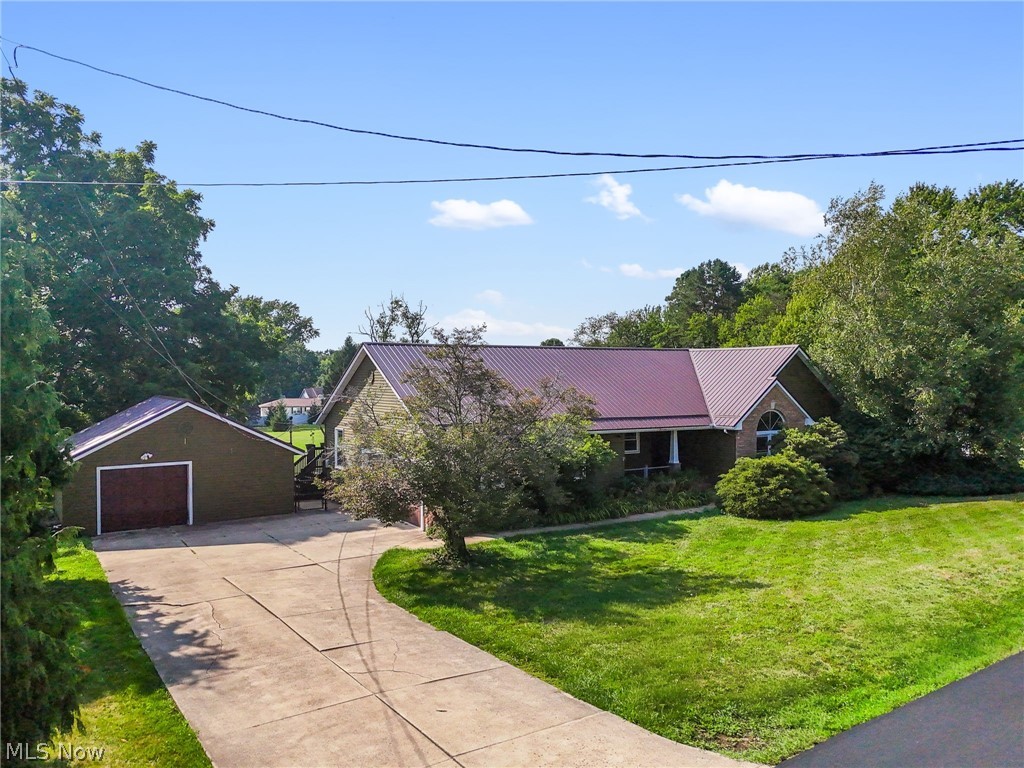 6031 Woodcrest Avenue NE Canton OH 44721