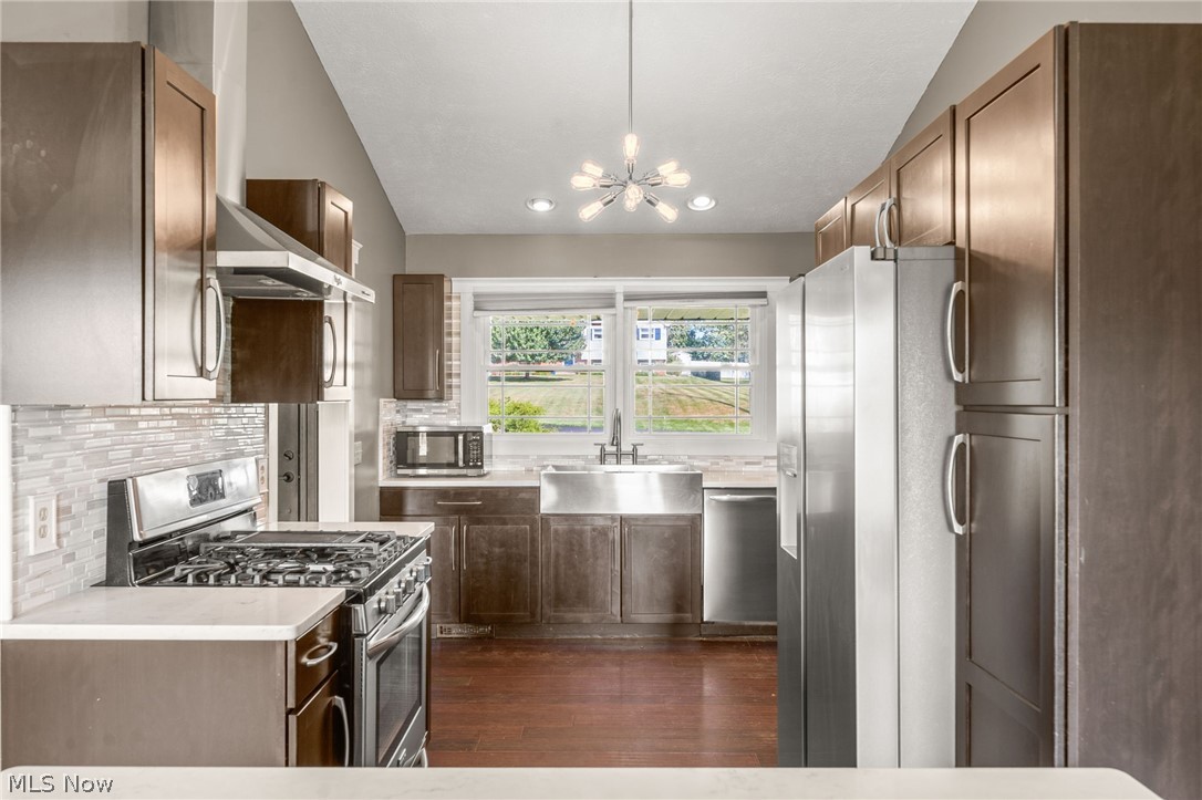 6031 Woodcrest Avenue NE Canton OH 44721