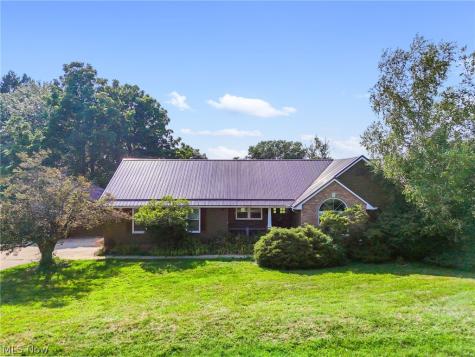 6031 Woodcrest Avenue NE Canton OH 44721