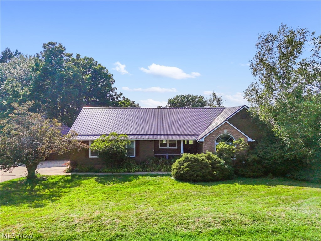 6031 Woodcrest Avenue NE Canton OH 44721