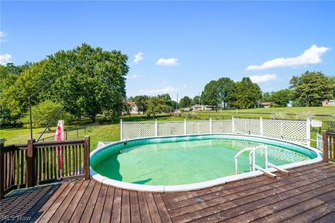 6031 Woodcrest Avenue NE Canton OH 44721