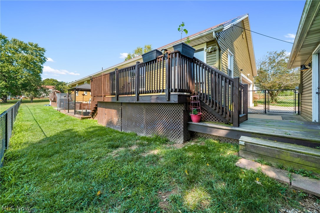 6031 Woodcrest Avenue NE Canton OH 44721