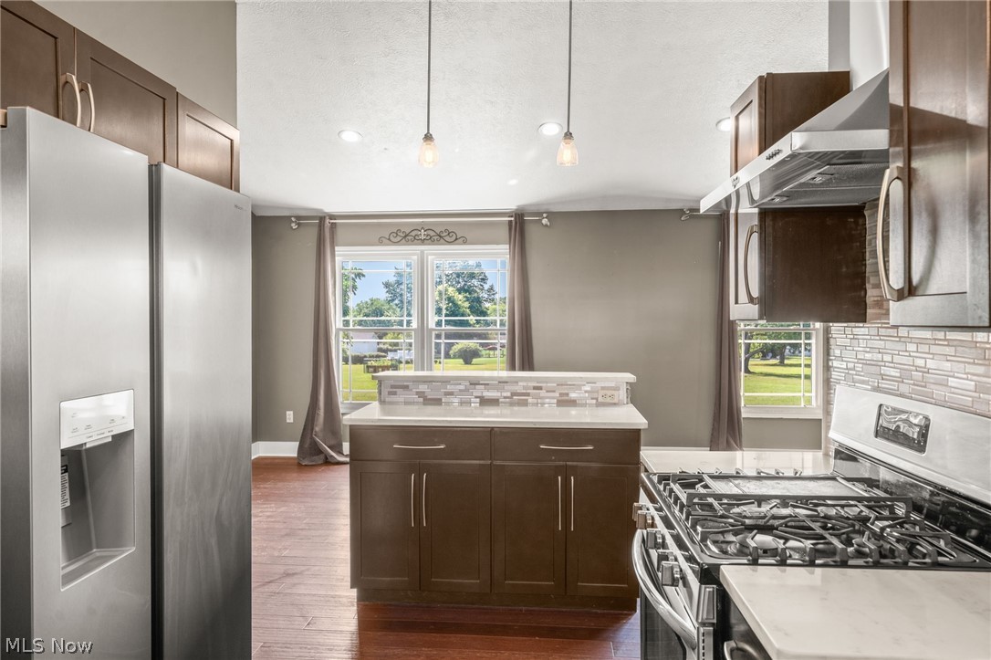 6031 Woodcrest Avenue NE Canton OH 44721