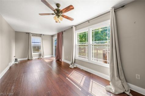 6031 Woodcrest Avenue NE Canton OH 44721