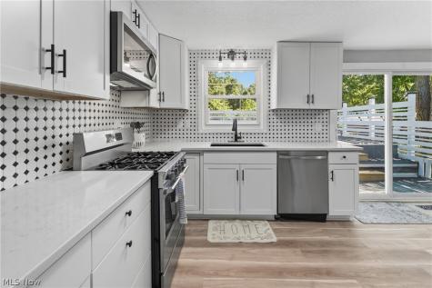 78 Summerberry Lane Niles OH 44446