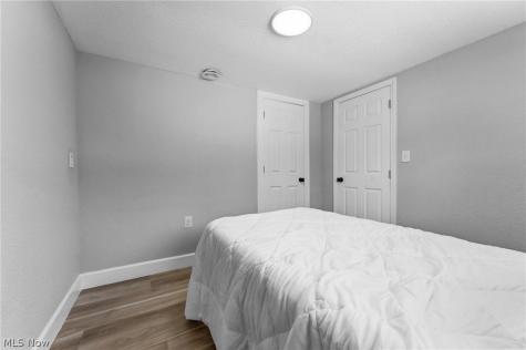 78 Summerberry Lane Niles OH 44446