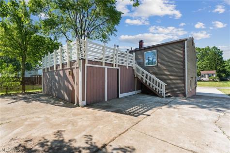78 Summerberry Lane Niles OH 44446
