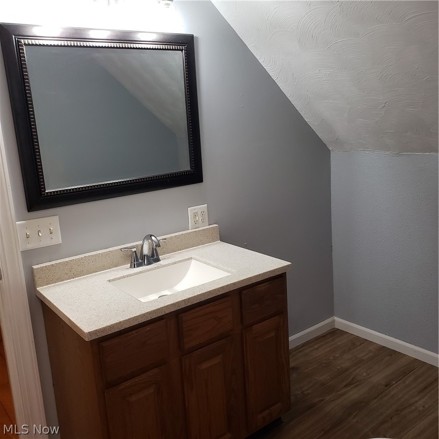 5411 Columbus Road NE Louisville OH 44641