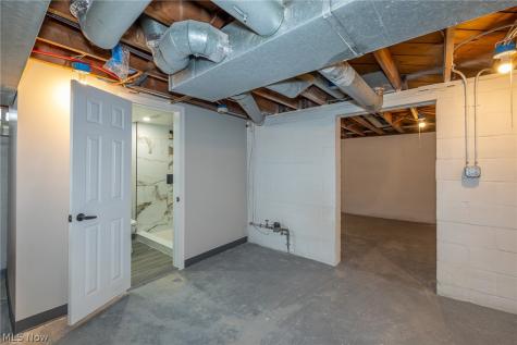 15497 Hummel Road Brook Park OH 44142
