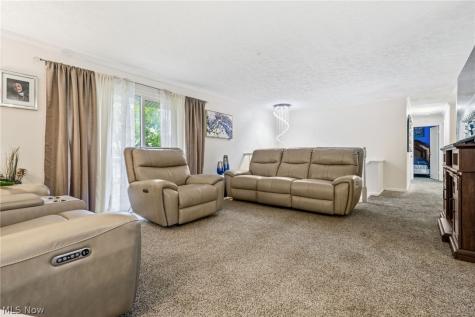 6727 Amsel Avenue NE Canton OH 44721
