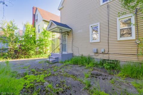 1337 E 84th Street Cleveland OH 44103