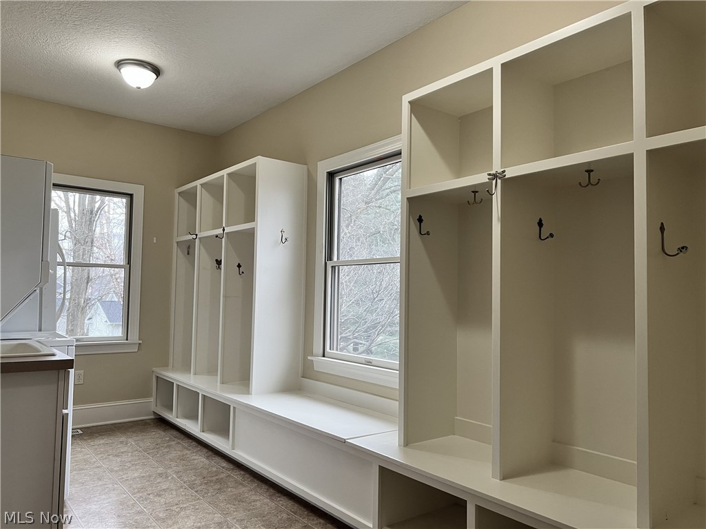 408 Regalstone Lane Copley OH 44321