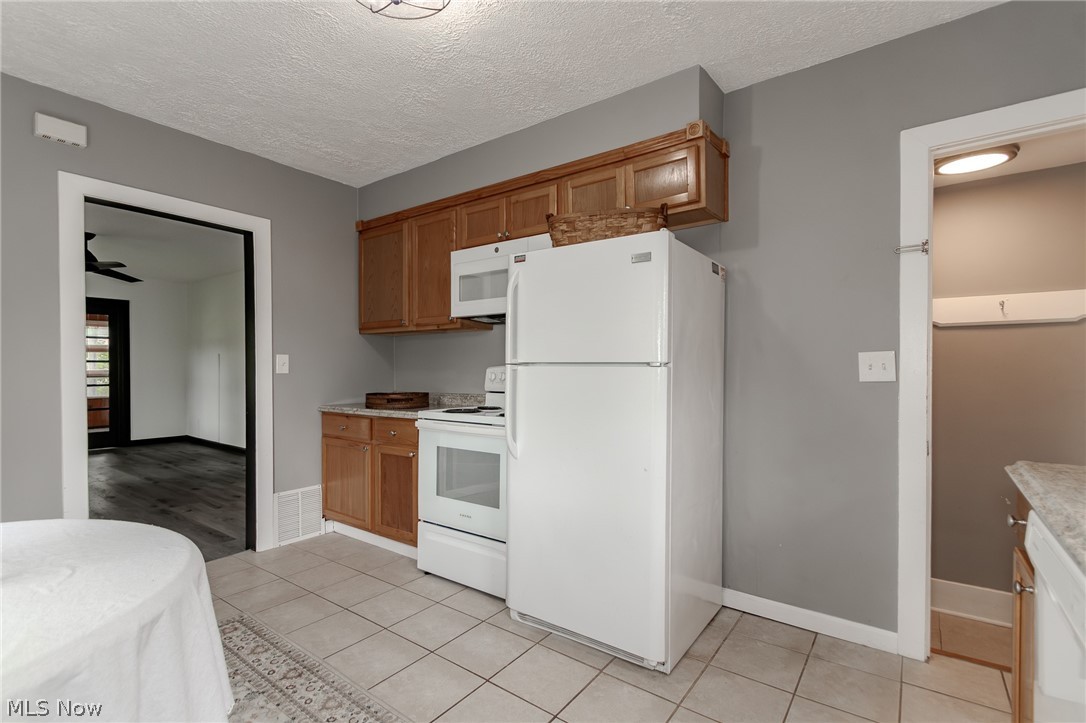 7987 Euclid Chardon Road Kirtland OH 44094