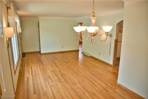10855 Ronald Drive Parma OH 44130