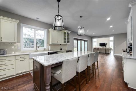 2716 Rocky Ridge Drive Westlake OH 44145