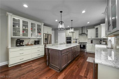 2716 Rocky Ridge Drive Westlake OH 44145