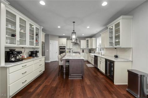 2716 Rocky Ridge Drive Westlake OH 44145