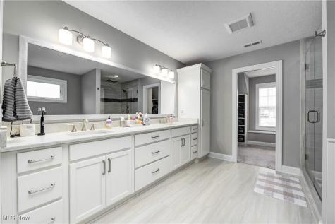2716 Rocky Ridge Drive Westlake OH 44145