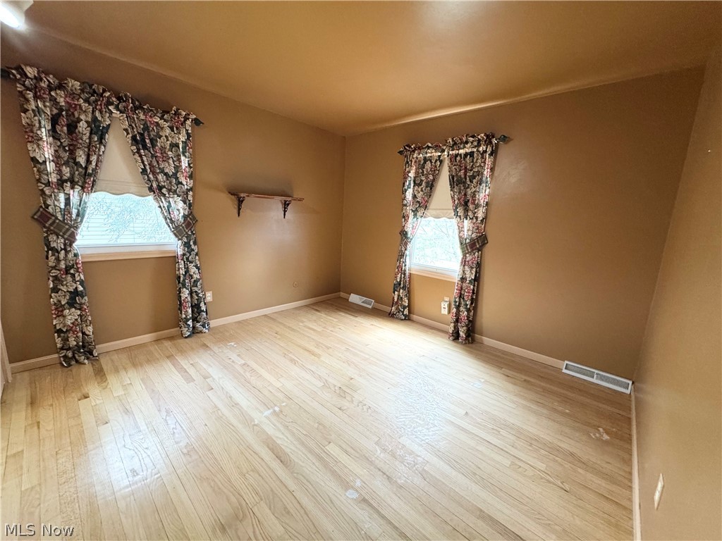 1945 Farmdale Avenue Mineral Ridge OH 44440
