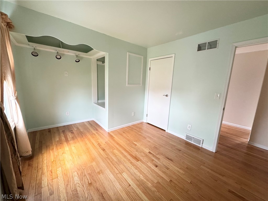 1945 Farmdale Avenue Mineral Ridge OH 44440