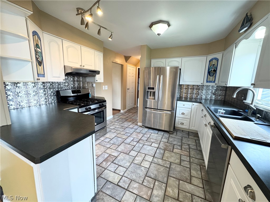 1945 Farmdale Avenue Mineral Ridge OH 44440