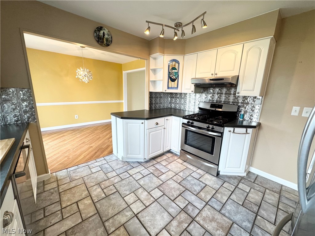 1945 Farmdale Avenue Mineral Ridge OH 44440