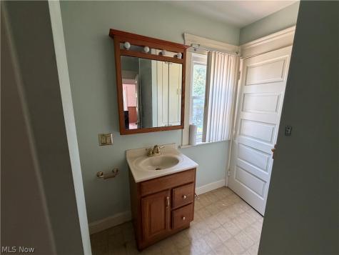 1273 Girard Street Akron OH 44301