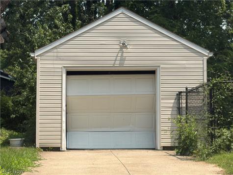 1273 Girard Street Akron OH 44301