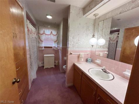 7470 Gayview Street Louisville OH 44641