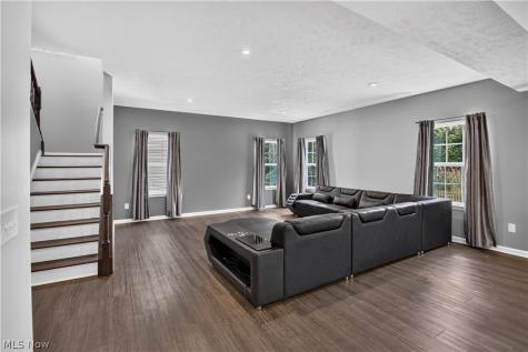 6159 Krystina Run Lorain OH 44053