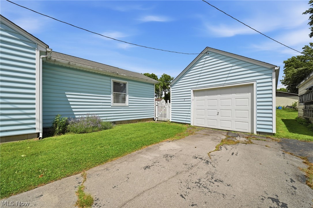 36 N Pearl Street Columbiana OH 44408
