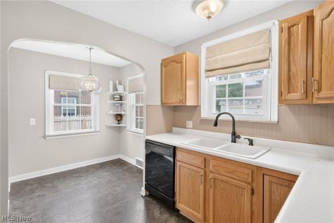 1515 Bunts Road Lakewood OH 44107
