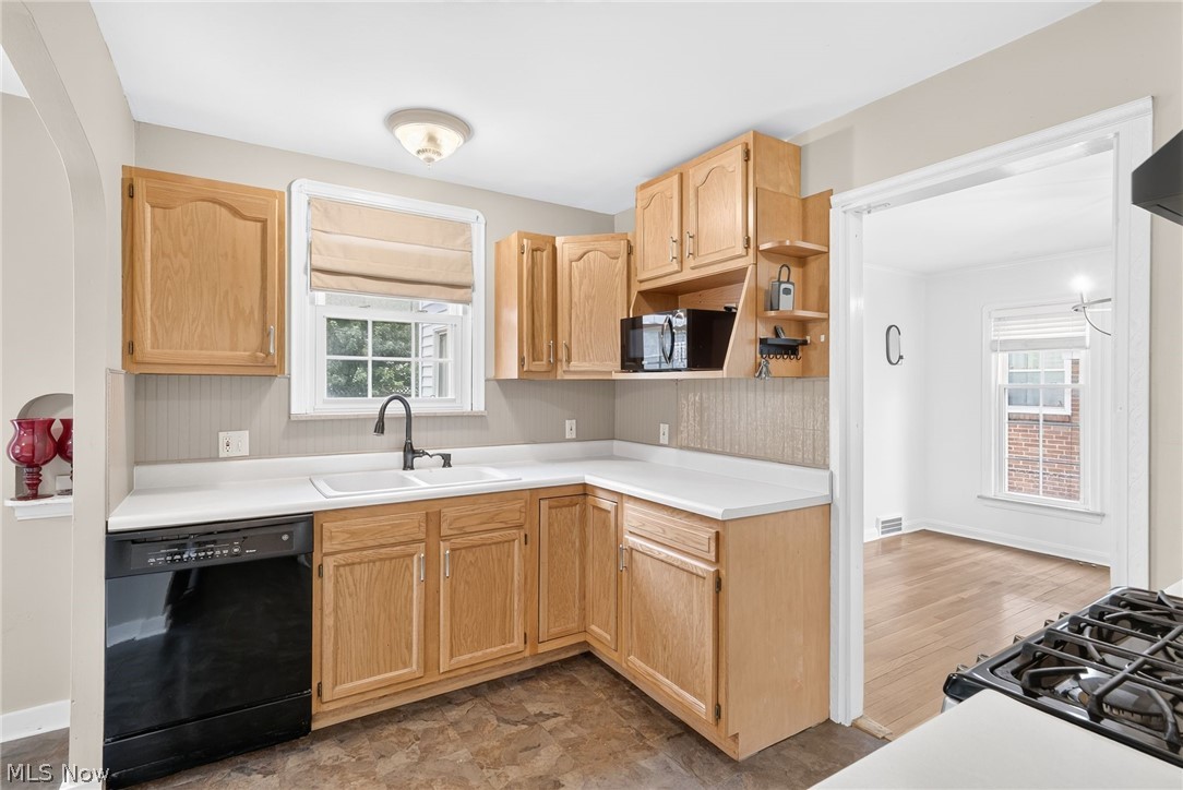 1515 Bunts Road Lakewood OH 44107